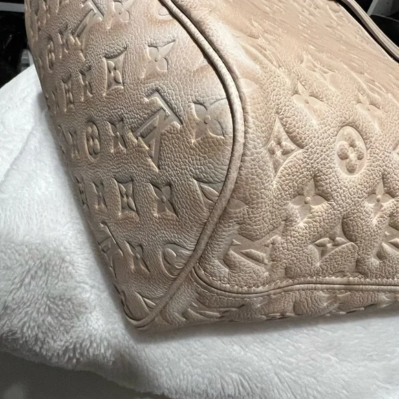 Louis Vuitton Neverfull Summer Stardust collection in beige clair - Picture 16 of 16